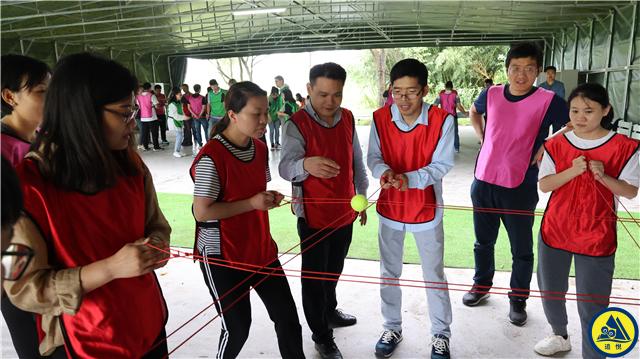 轨道传球纵横天下团建小游戏